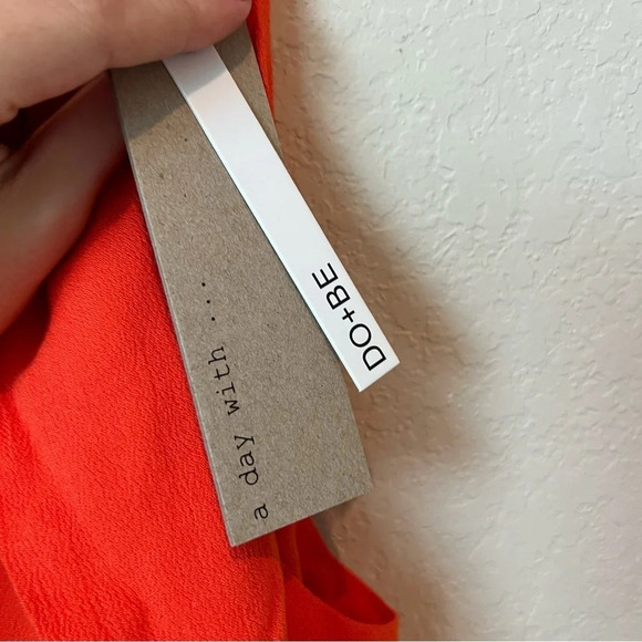 Do + Be cold shoulder tank top - Picture 3 of 6